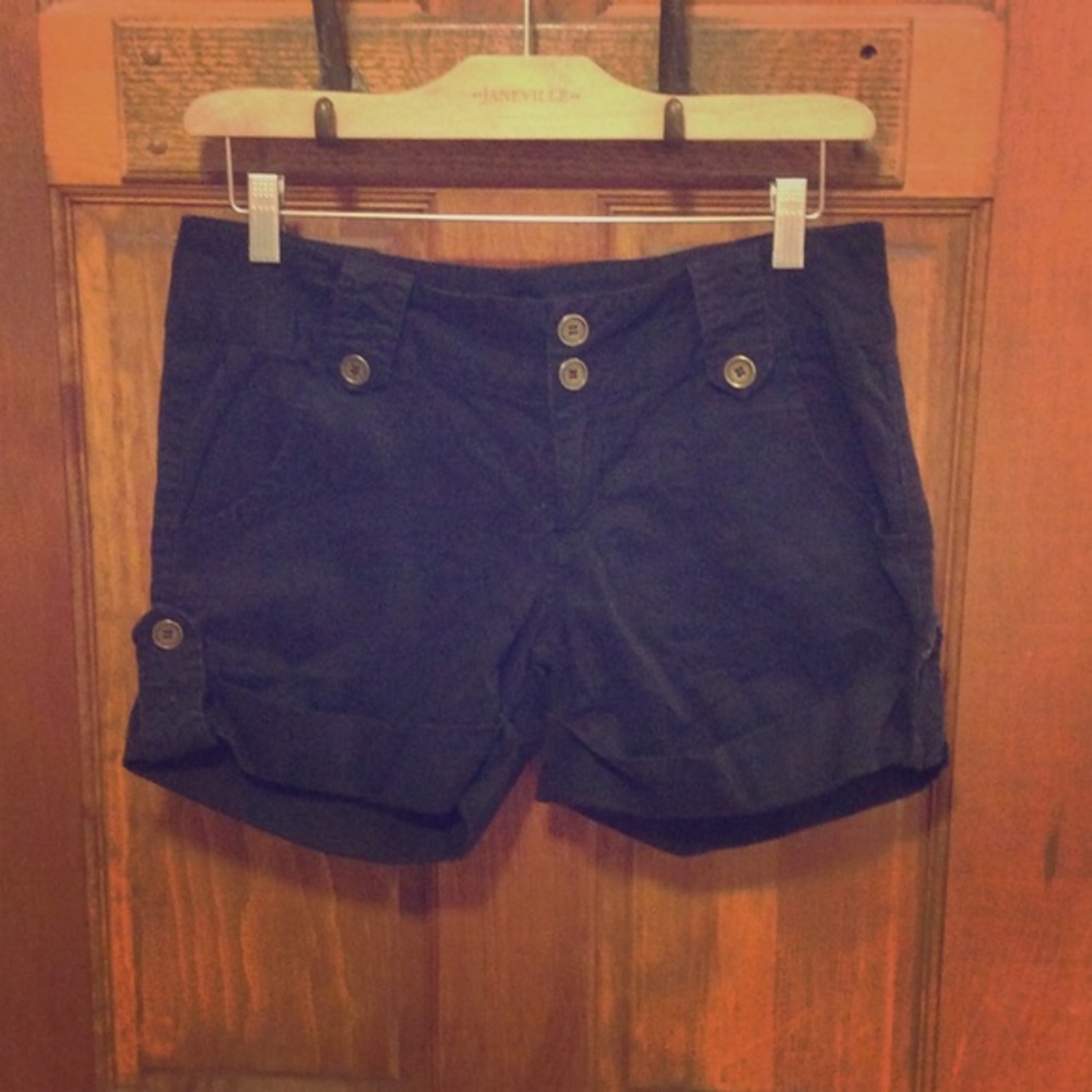 Black Double Button Cuffed Shorts Size 11
